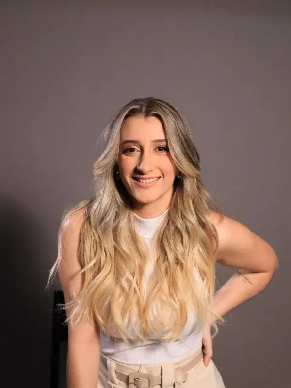 Platinado Natural – Ombré com Pré-Pigmentação FC9